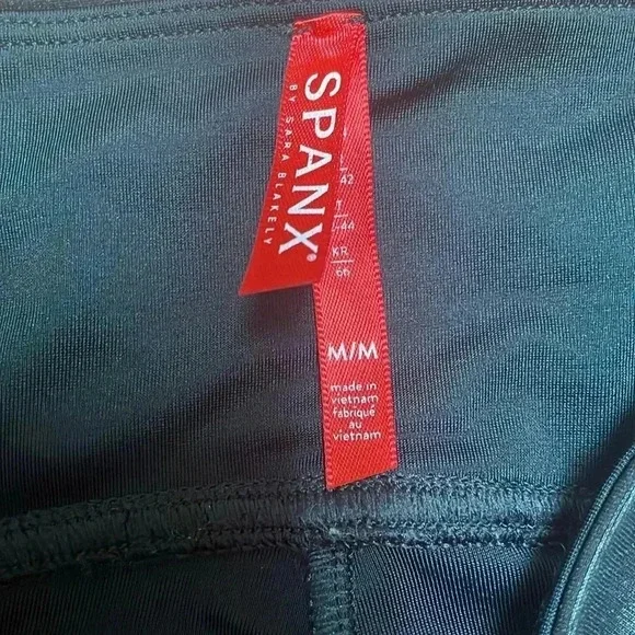 Spanx Faux Leather Moto Leggings in Black Size med - Picture 7 of 8